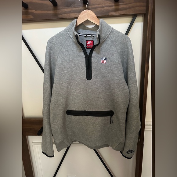 Nike Other - EUC size XL Men’s NIKE NFL Tech Fleece Half-Zip Sweatshirt